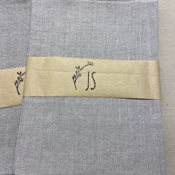 Natural Linen Napkins Set of 4 NWT - Picture 3 of 5